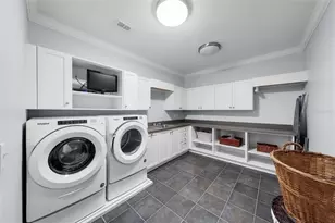 2442 W Prospect Rd, Tampa, FL 33629 - Photo 29