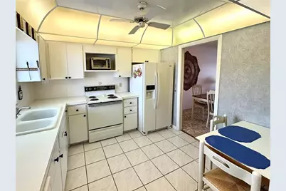 4775 Cove Circle #403, Saint Petersburg, FL 33708 - Photo 13