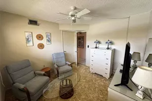 4775 Cove Cir, Saint Petersburg, FL 33708 - Photo 15