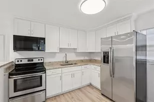 9404 N Mulberry St, Tampa, FL 33612 - Photo 13