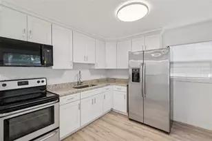 9404 N Mulberry St, Tampa, FL 33612 - Photo 11