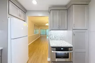 1100 E Bay Dr, Largo, FL 33770 - Photo 15