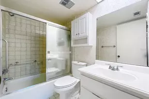 1100 E Bay Dr, Largo, FL 33770 - Photo 33