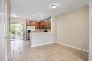 15960 Fishhawk View Dr, Lithia, FL 33547 - Photo 7