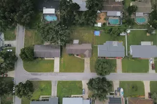 804 Strawberry Ln, Brandon, FL 33511 - Photo 43