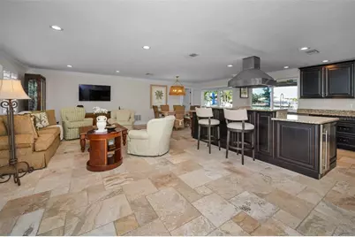 2057 Kansas Avenue NE, Saint Petersburg, FL 33703 - Photo 11