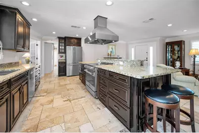 2057 Kansas Avenue NE, Saint Petersburg, FL 33703 - Photo 17