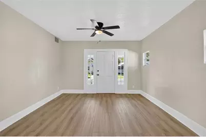 1240 James Avenue S, Saint Petersburg, FL 33705 - Photo 15