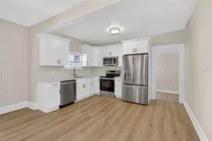 1240 James Ave S, Saint Petersburg, FL 33705 - Photo 9