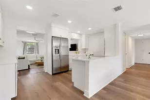 381 Kingfish Dr SE, Saint Petersburg, FL 33705 - Photo 9