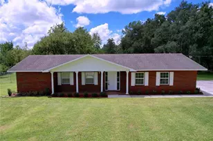 1405 Knights Griffin Rd, Plant City, FL 33565 - Photo 1