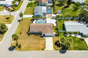 635 Jamaica Cir E, Apollo Beach, FL 33572 - Photo 43