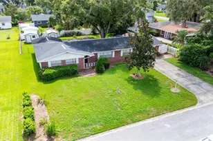 603 Jacqueline Dr, Valrico, FL 33594 - Photo 7