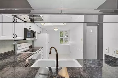 39650 US Highway 19 N #584, Tarpon Springs, FL 34689 - Photo 15