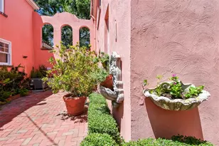 100 72nd St S, Saint Petersburg, FL 33707 - Photo 23