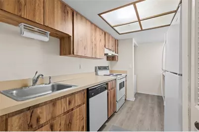 7832 Niagara Avenue #323, Tampa, FL 33617 - Photo 7