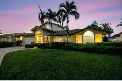 2085 Massachusetts Avenue NE, Saint Petersburg, FL 33703 - Photo 1