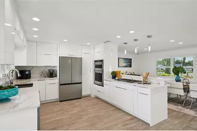 2085 Massachusetts Avenue NE, Saint Petersburg, FL 33703 - Photo 11