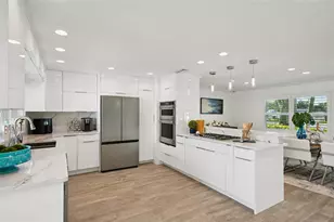 2085 Massachusetts Ave NE, Saint Petersburg, FL 33703 - Photo 11