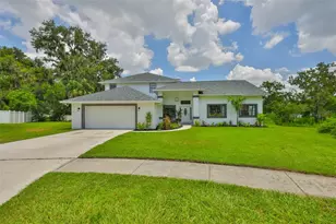 712 Sportsman Park Dr, Seffner, FL 33584 - Photo 1