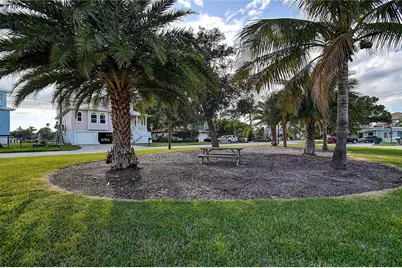 725 Sunset Cove, Madeira Beach, FL 33708 - Photo 35