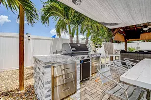 725 Sunset Cove, Madeira Beach, FL 33708 - Photo 23