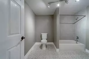 2044 21st St S, Saint Petersburg, FL 33712 - Photo 13