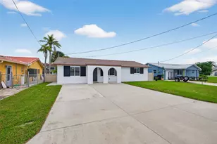 13912 Darlene Ave, Hudson, FL 34667 - Photo 5