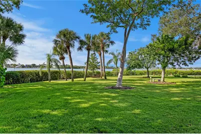 234 Driftwood Road SE, Saint Petersburg, FL 33705 - Photo 13