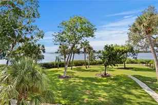 234 Driftwood Rd SE, Saint Petersburg, FL 33705 - Photo 11