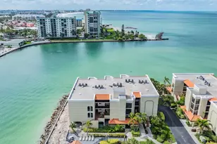 7403 Bayshore Dr, Treasure Island, FL 33706 - Photo 3