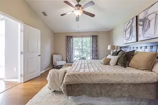 6843 Runner Oak Dr, Wesley Chapel, FL 33545 - Photo 11