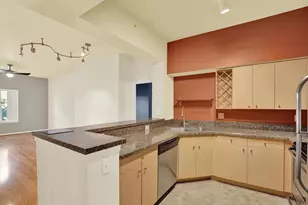 100 4th Ave S, Saint Petersburg, FL 33701 - Photo 9