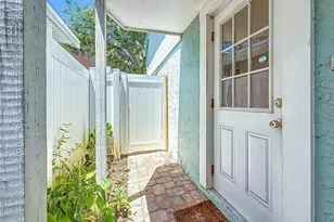 125 Mystic Lake Terrace N, Saint Petersburg, FL 33702 - Photo 3