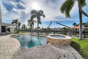2025 Michigan Ave NE, Saint Petersburg, FL 33703 - Photo 27