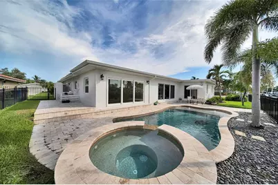2025 Michigan Avenue NE, Saint Petersburg, FL 33703 - Photo 29