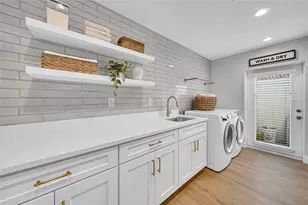 2025 Michigan Ave NE, Saint Petersburg, FL 33703 - Photo 9