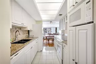 660 Island Way, Clearwater Beach, FL 33767 - Photo 13