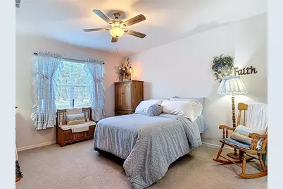 6284 Bradford Woods Drive, Zephyrhills, FL 33542 - Photo 11