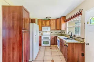 18101 2nd Ave, Lutz, FL 33548 - Photo 7