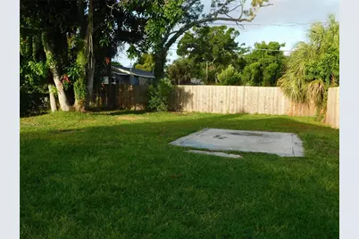 1009 17th Street S, Saint Petersburg, FL 33712 - Photo 9