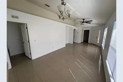 7406 Oxford Garden Circle, Apollo Beach, FL 33572 - Photo 7