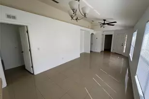 7406 Oxford Garden Cir, Apollo Beach, FL 33572 - Photo 7