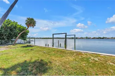 315 10th Avenue, Indian Rocks Beach, FL 33785 - Photo 9