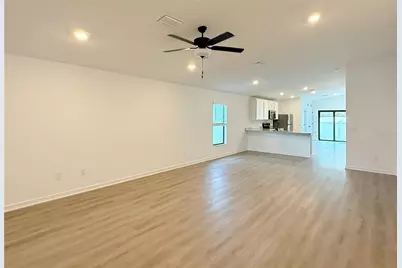 5745 Helmsman Court, Tampa, FL 33619 - Photo 9