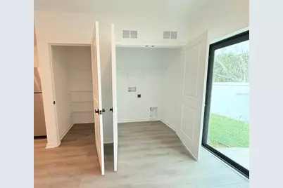 5745 Helmsman Court, Tampa, FL 33619 - Photo 7