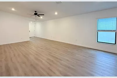 5745 Helmsman Court, Tampa, FL 33619 - Photo 11