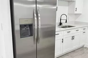 8706 Fish Lake Rd, Tampa, FL 33619 - Photo 15