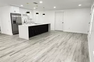 8706 Fish Lake Rd, Tampa, FL 33619 - Photo 9