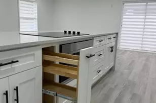 8706 Fish Lake Rd, Tampa, FL 33619 - Photo 13